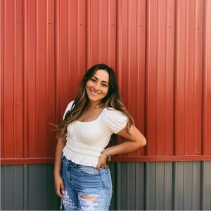 Meet your Posher, Anissa